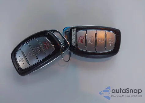 2017 Hyundai Sonata Hybrid Se z USA, uszkodzony, nr VIN KMHE24L33HA066878